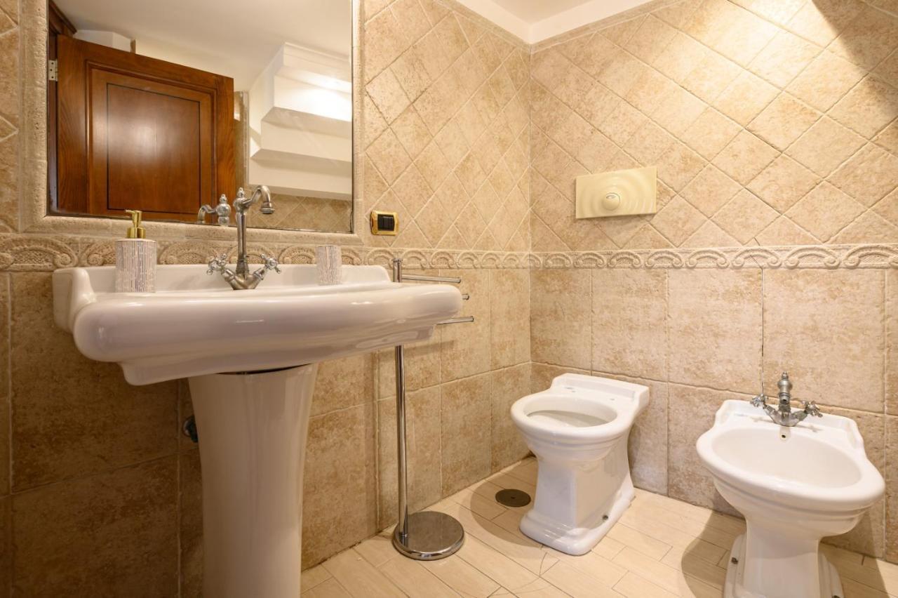 Apartamento Toto E Peppino Family House Nápoles Exterior foto