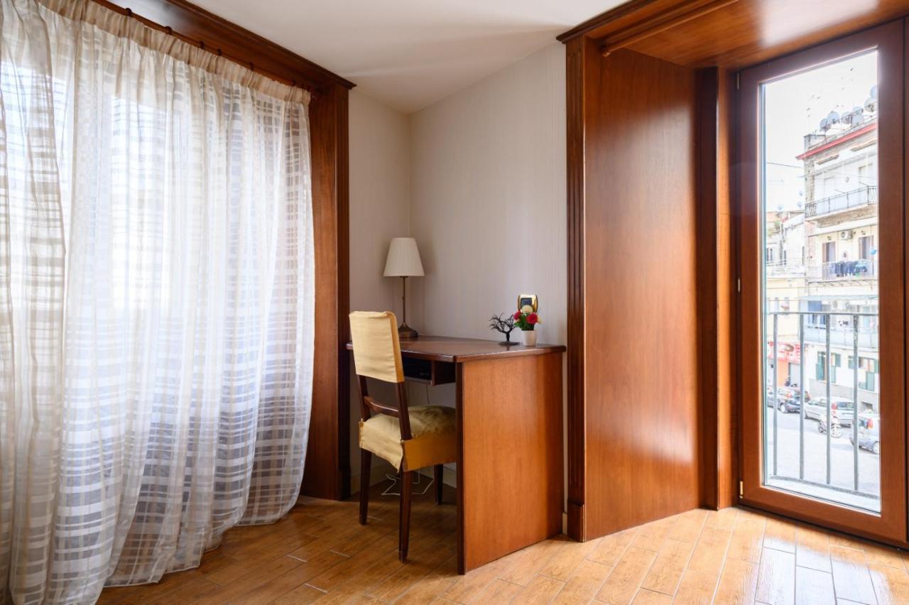 Apartamento Toto E Peppino Family House Nápoles Exterior foto